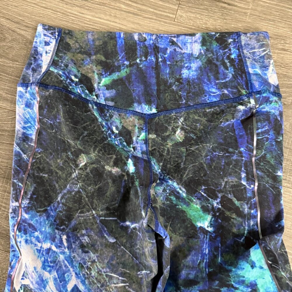 Nike Dri Fit Legendary Engineered Marble Capri Tights Blue White Size Medium - Picture 3 of 5